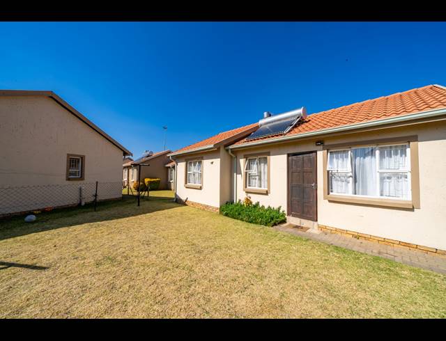 3 BEDROOM FREESTANDING FOR SALE IN HELDERWYK